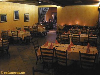 Adrett und einladend: das Restaurant Panorama, Koblenz; (nebenan der Salsa-Saal)