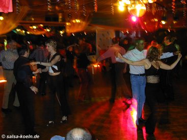 Salsa in der Tanzschule Schluerecki in Kln - anklicken zum Vergrern - click to enlarge