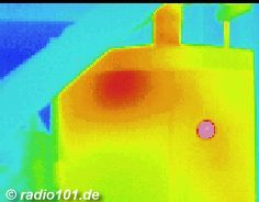 Infrarotaufnahme / Wärmebild / Thermografische Aufnahme: 1000-Liter- Elektroboiler mit z.T. mangelhafter Isolation